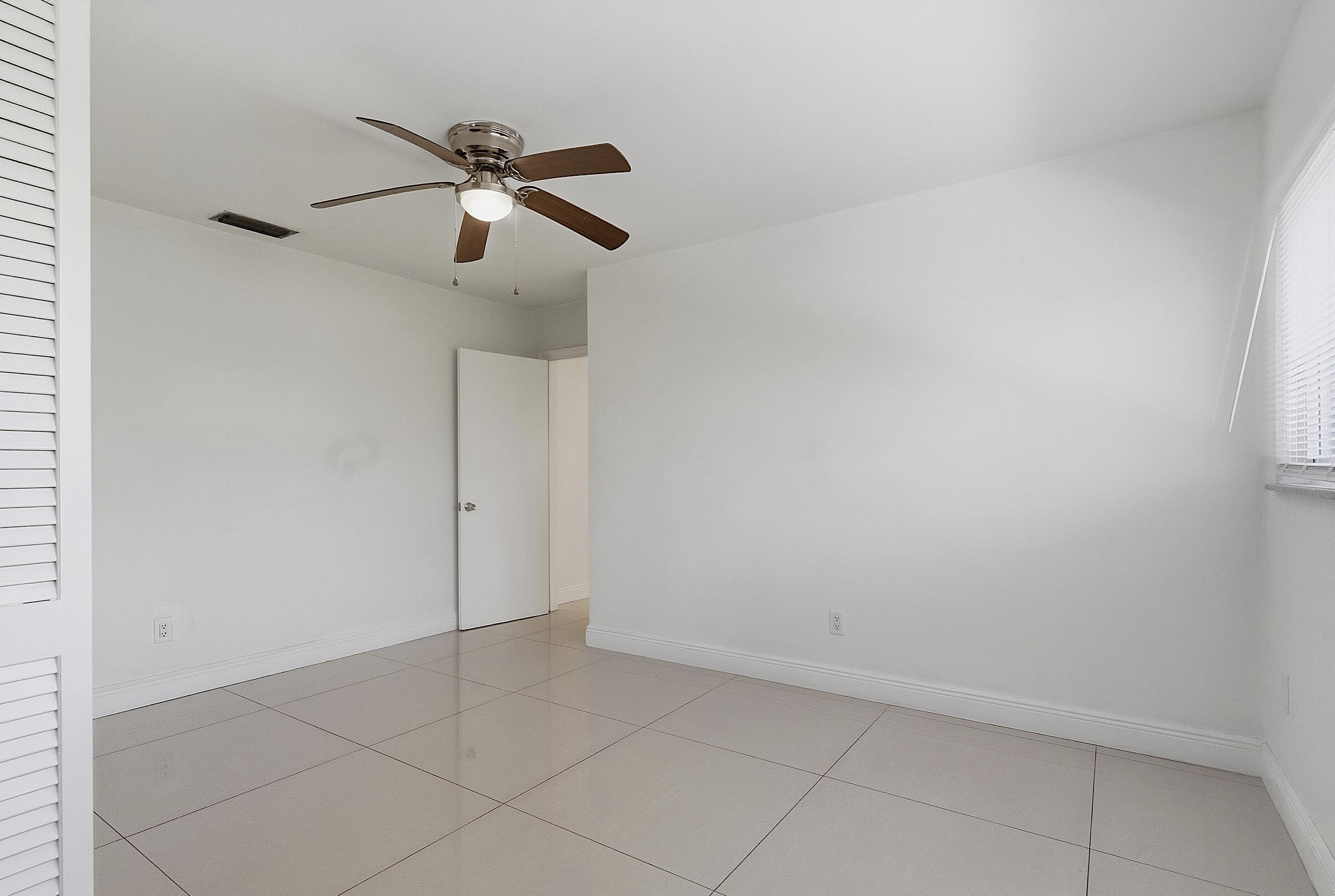 2910 Northeast 40th Court Lighthouse Point, FL 33064 - Photo 22 of 49 2910 NE 40th Ct - - 021