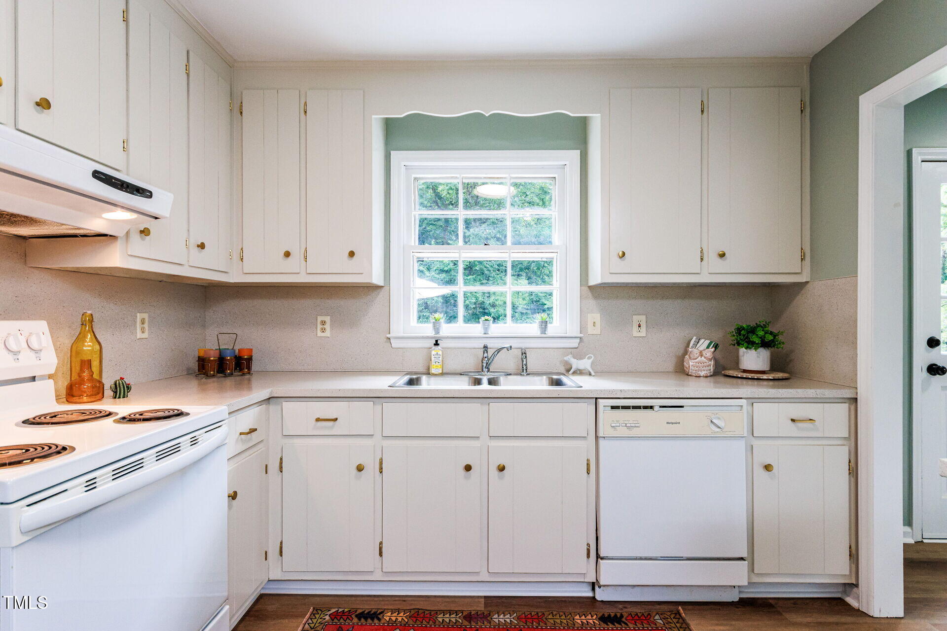 3608 Rivermont Road Durham, NC 27712 - Photo 11 of 33 Kitchen