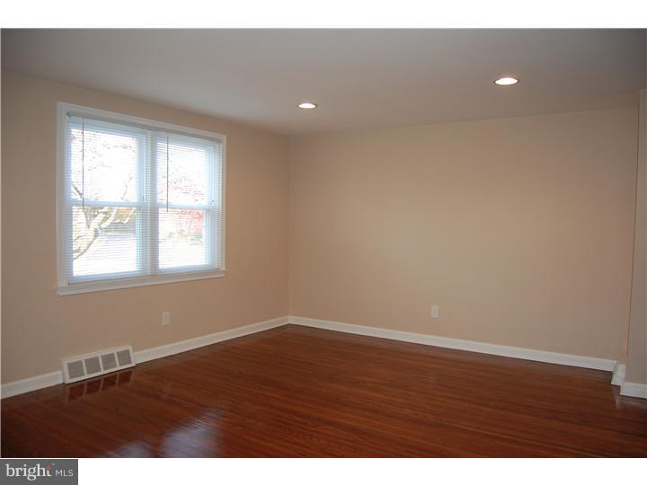 654 Hawarden Road Springfield, PA 19064 - Photo 20 of 25 Living Room