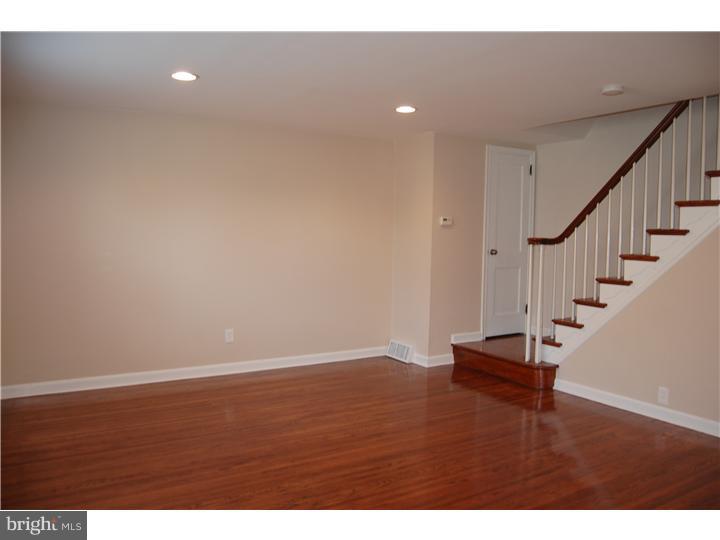 654 Hawarden Road Springfield, PA 19064 - Photo 3 of 25 Living Room