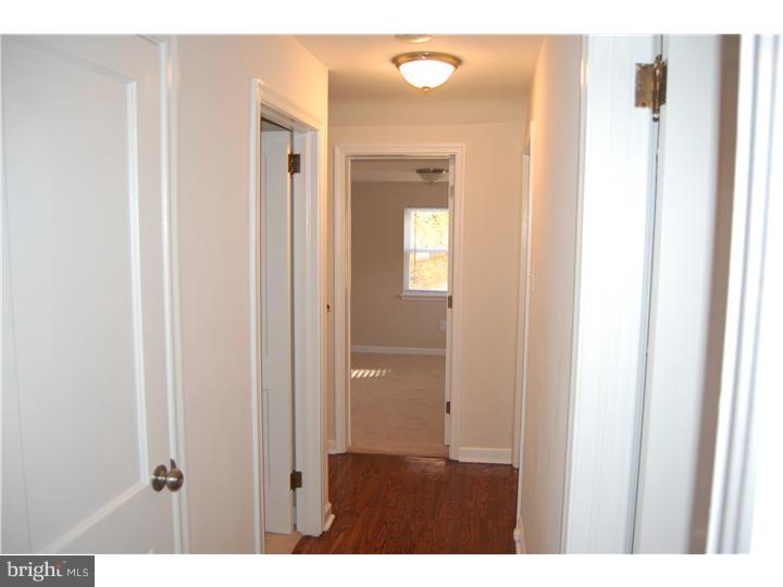 654 Hawarden Road Springfield, PA 19064 - Photo 23 of 25 Hallway