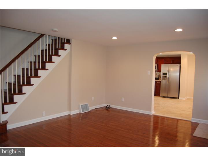 654 Hawarden Road Springfield, PA 19064 - Photo 4 of 25 Living Room