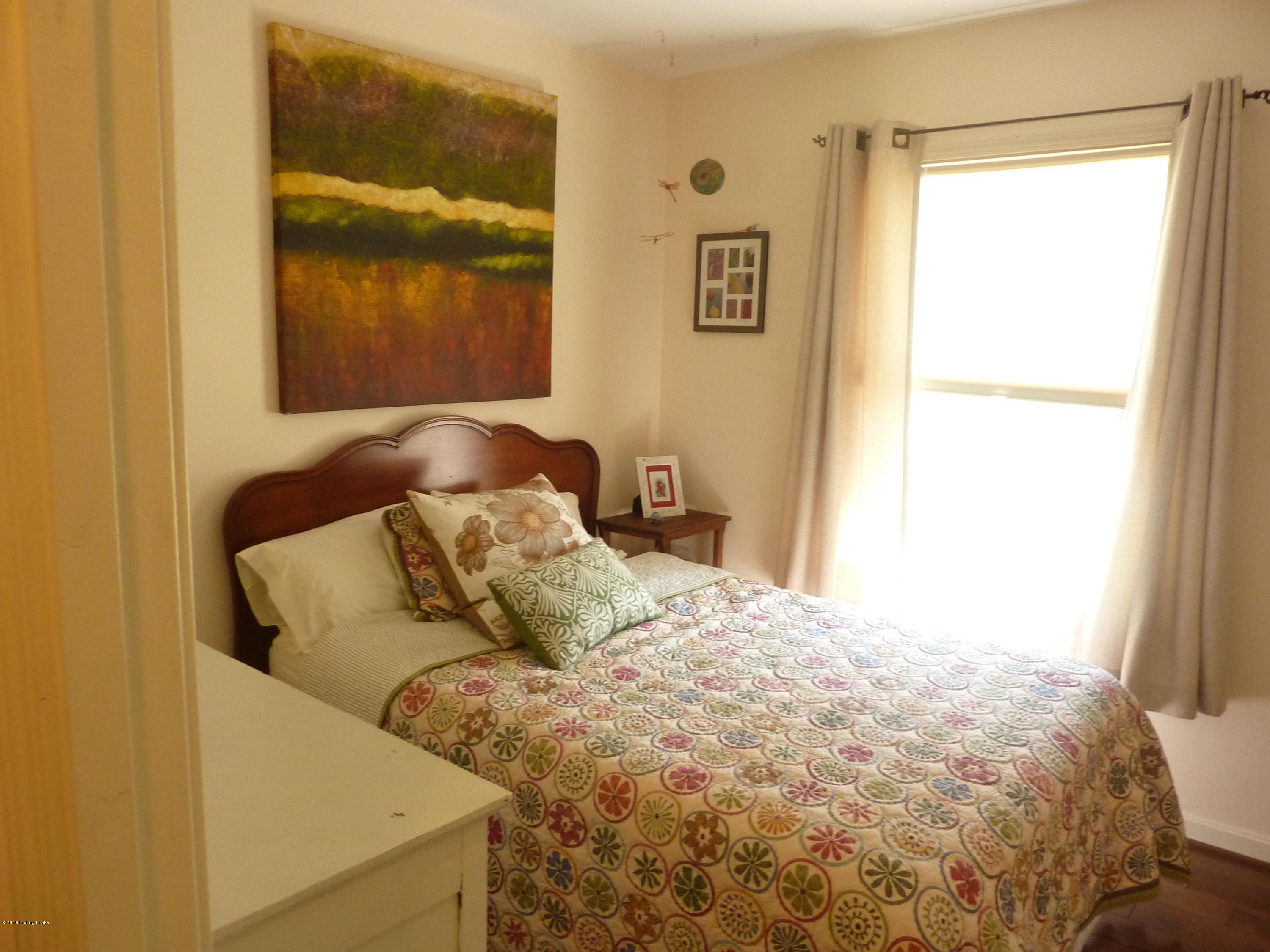 615 Edith Road Louisville, KY 40206 - Photo 12 of 23 P1000803