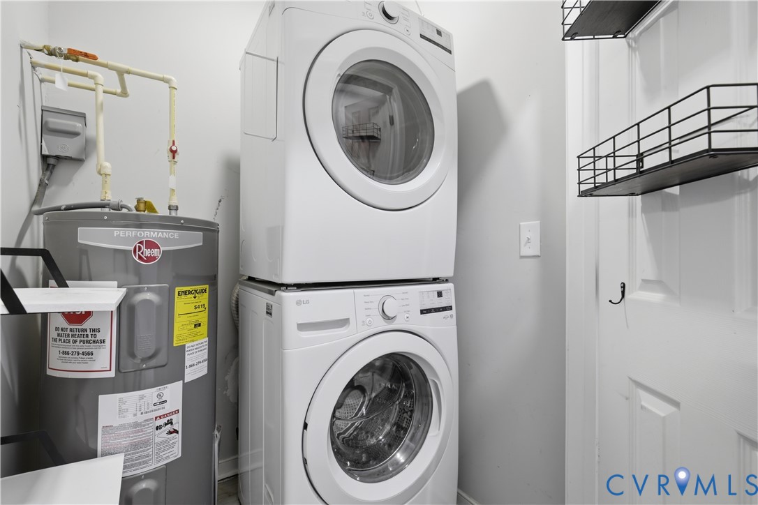 36 Columbia Road Cartersville, VA 23027 - Photo 19 of 35 Dedicated utility area featuring a stacked washer