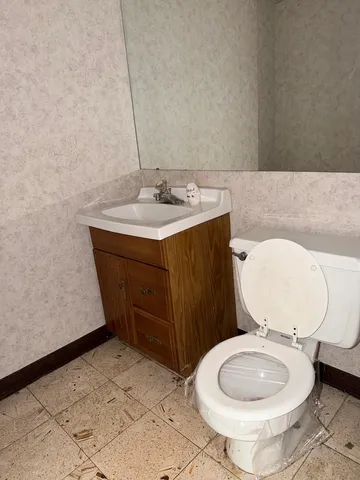 $156,000 | 252 South Ellis Avenue, Glenwood, IL 60425