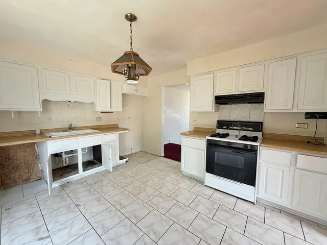 $156,000 | 252 South Ellis Avenue, Glenwood, IL 60425