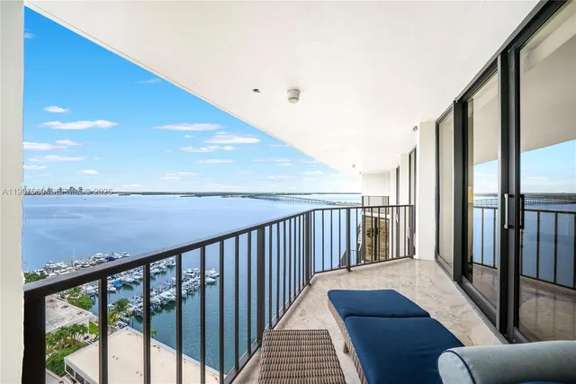 $3,299,000 | 1925 Brickell Avenue, Unit DPH3, Miami, FL 33129