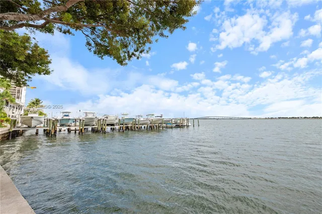 $3,299,000 | 1925 Brickell Avenue, Unit DPH3, Miami, FL 33129