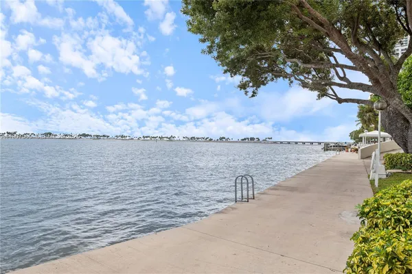 $3,199,000 | 1925 Brickell Avenue, Unit DPH3, Miami, FL 33129