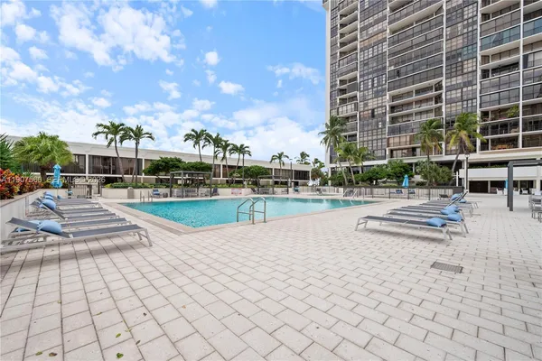 $3,199,000 | 1925 Brickell Avenue, Unit DPH3, Miami, FL 33129