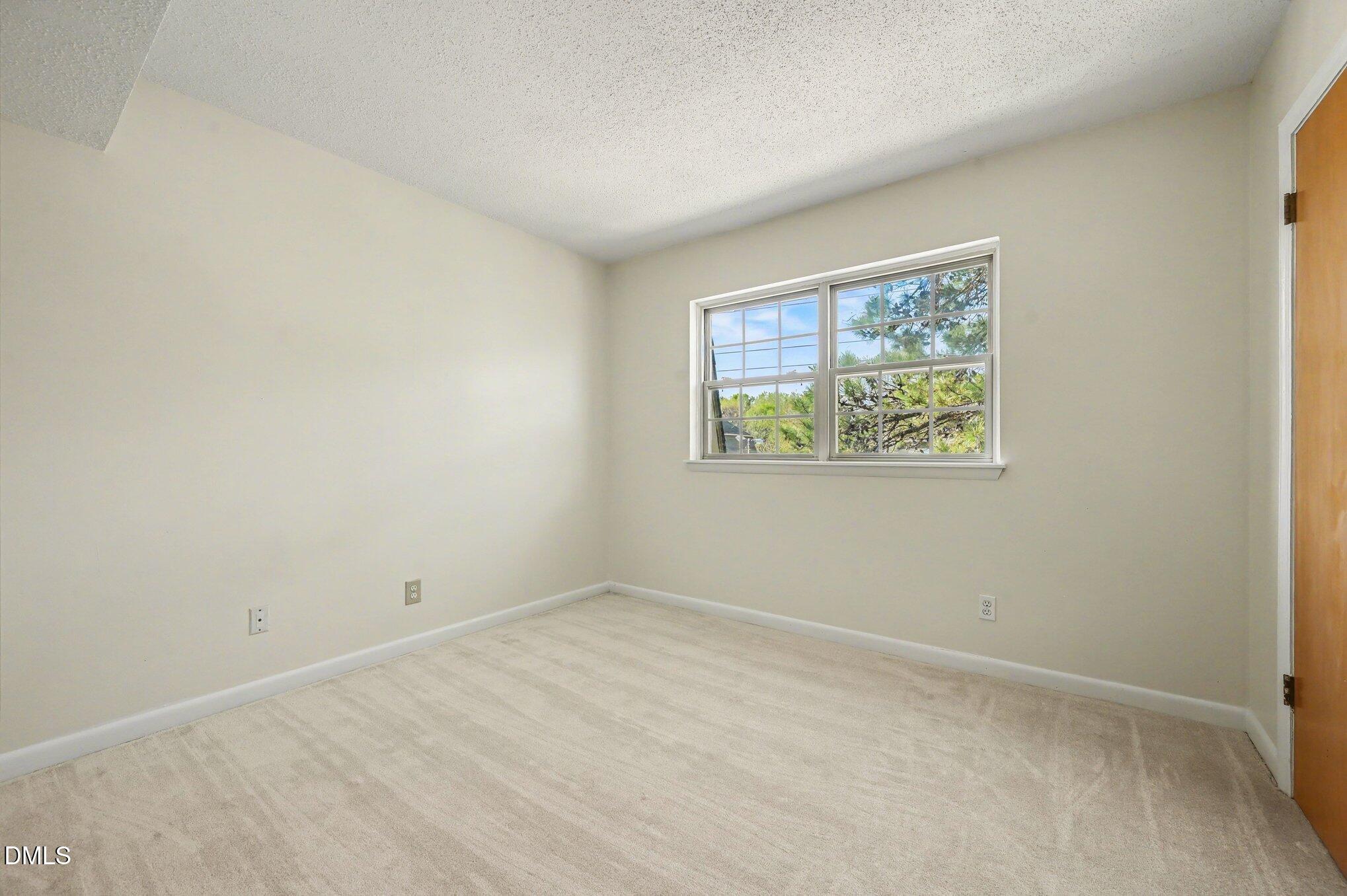 501 Jones Ferry Road, Unit J9 Carrboro, NC 27510 - Photo 11 of 22 011-501 Jones Ferry J9