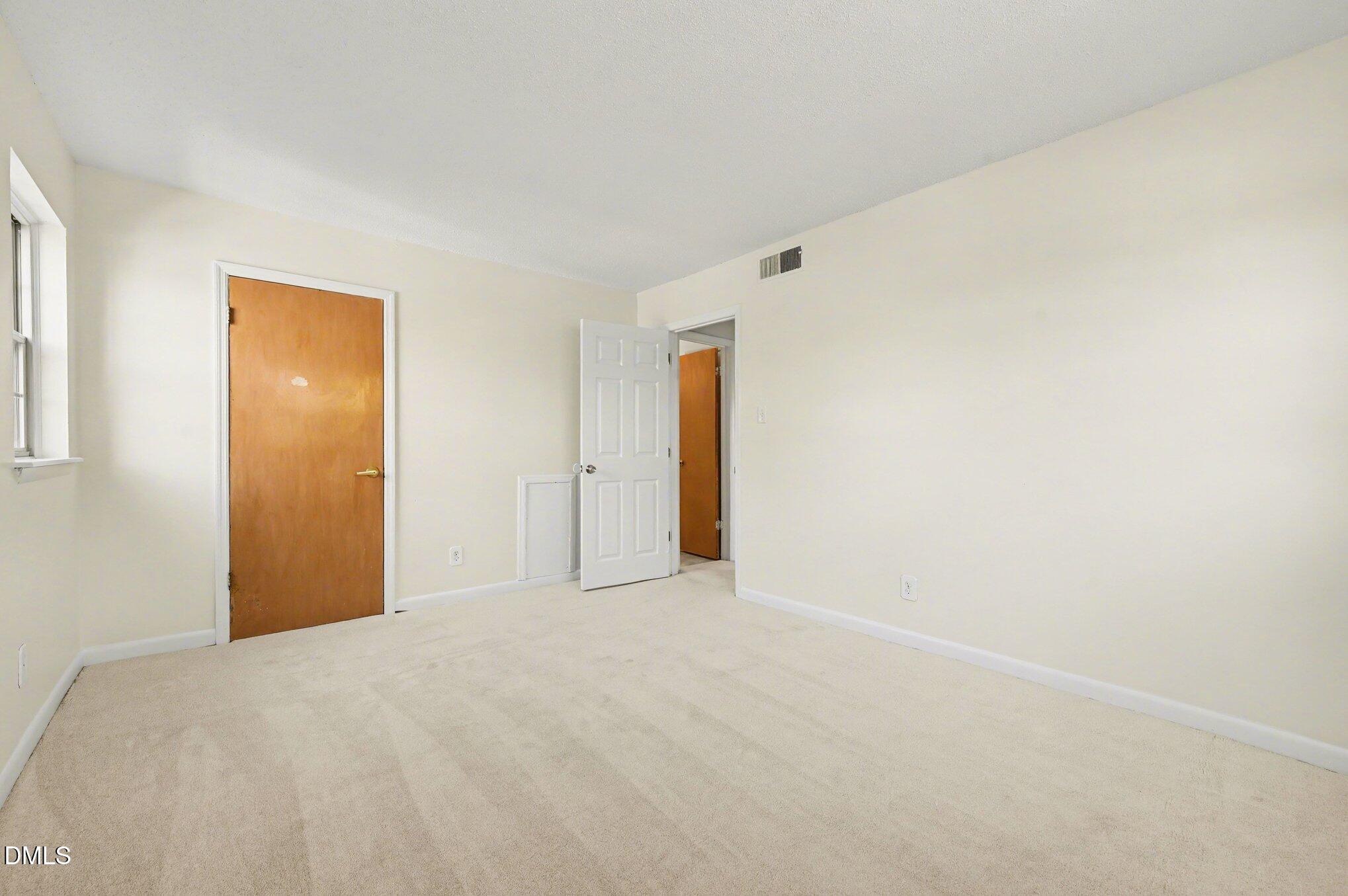 501 Jones Ferry Road, Unit J9 Carrboro, NC 27510 - Photo 14 of 22 014-501 Jones Ferry J9