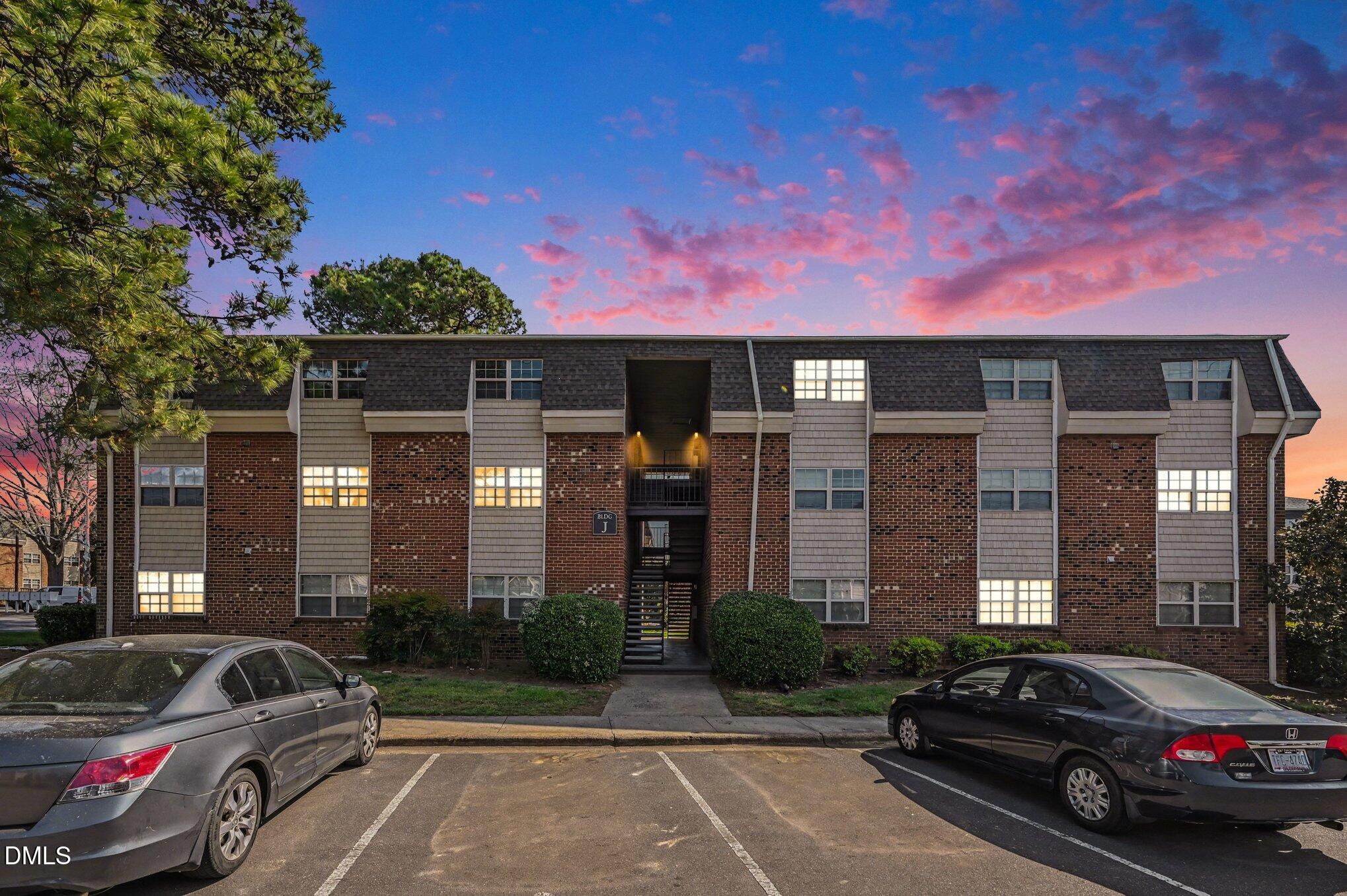 501 Jones Ferry Road, Unit J9 Carrboro, NC 27510 - Photo 16 of 22 016-501 Jones Ferry J9