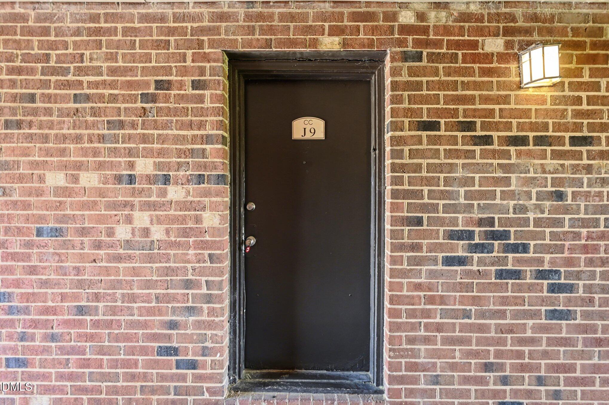 501 Jones Ferry Road, Unit J9 Carrboro, NC 27510 - Photo 4 of 22 004-501 Jones Ferry J9