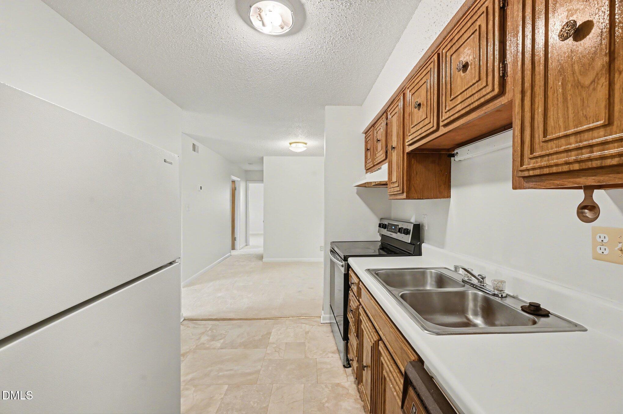 501 Jones Ferry Road, Unit J9 Carrboro, NC 27510 - Photo 6 of 22 006-501 Jones Ferry J9