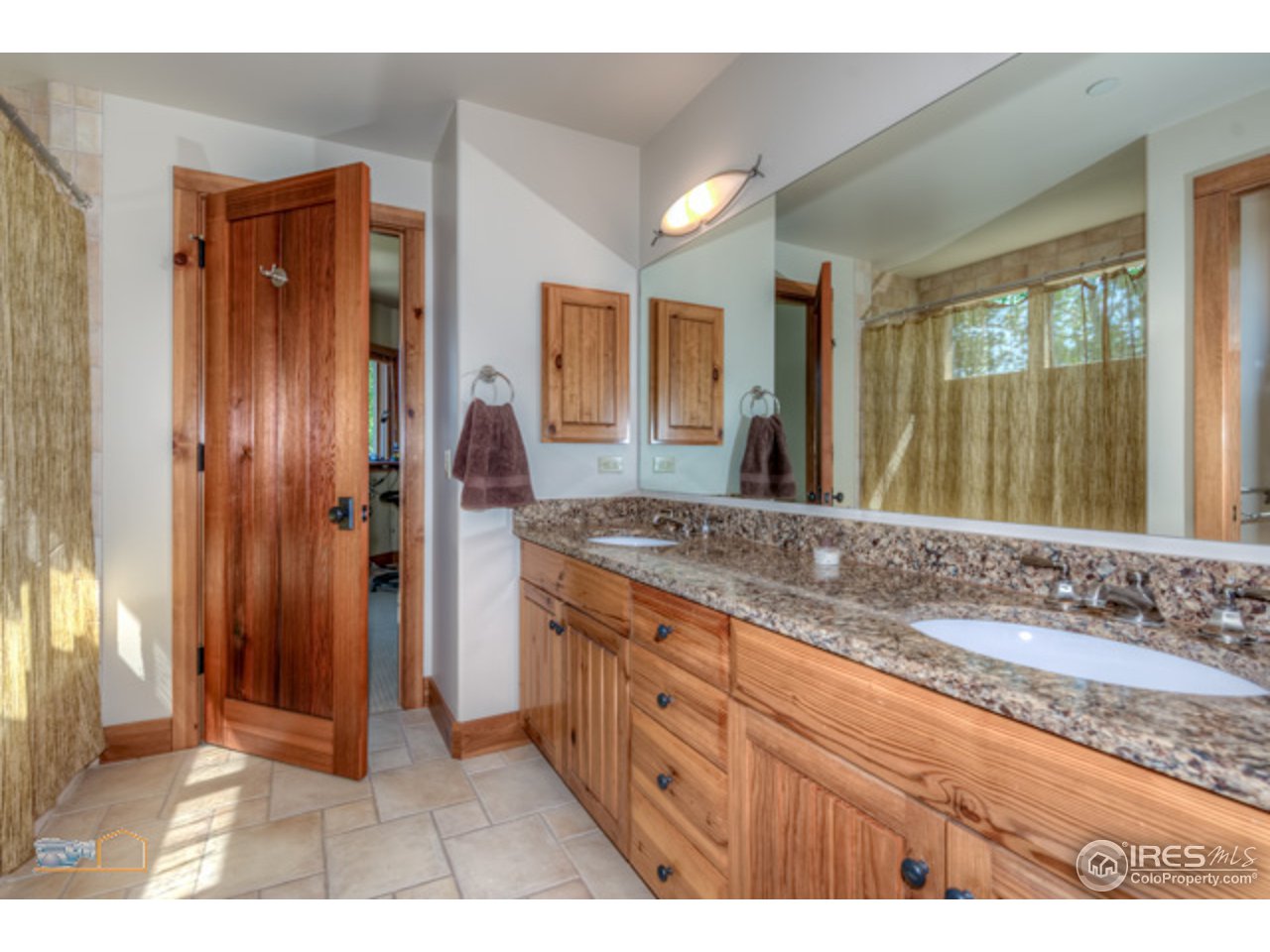 5533 Flagstaff Road Boulder, CO 80302 - Photo 21 of 25 Jack and Jill Bathroom