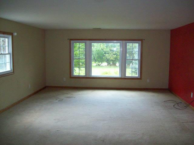 10068 Henry Road Maybee, MI 48159 - Photo 9 of 16 20373807-8.JPG