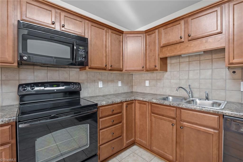 119 Brae Ridge Lane King, NC 27021 - Photo 19 of 37