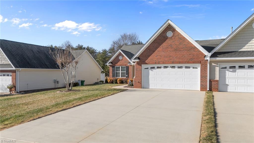 119 Brae Ridge Lane King, NC 27021 - Photo 4 of 37