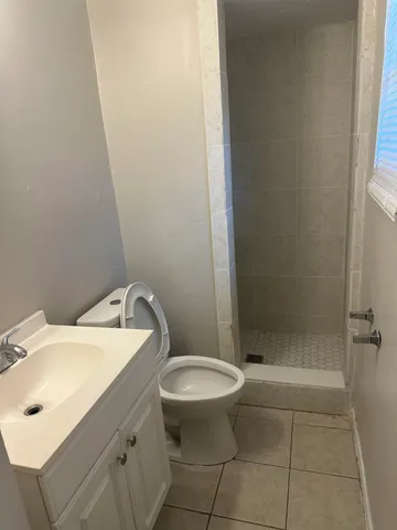 $1,800 | 422 Essex Drive, Tallahassee, FL 32304