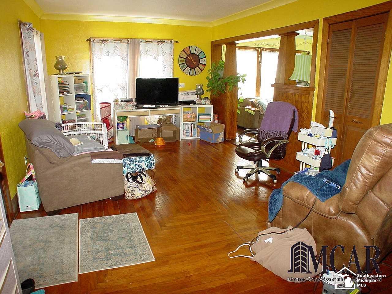 1065 West Temperance Road Temperance, MI 48182 - Photo 8 of 24 21437669-7.JPG