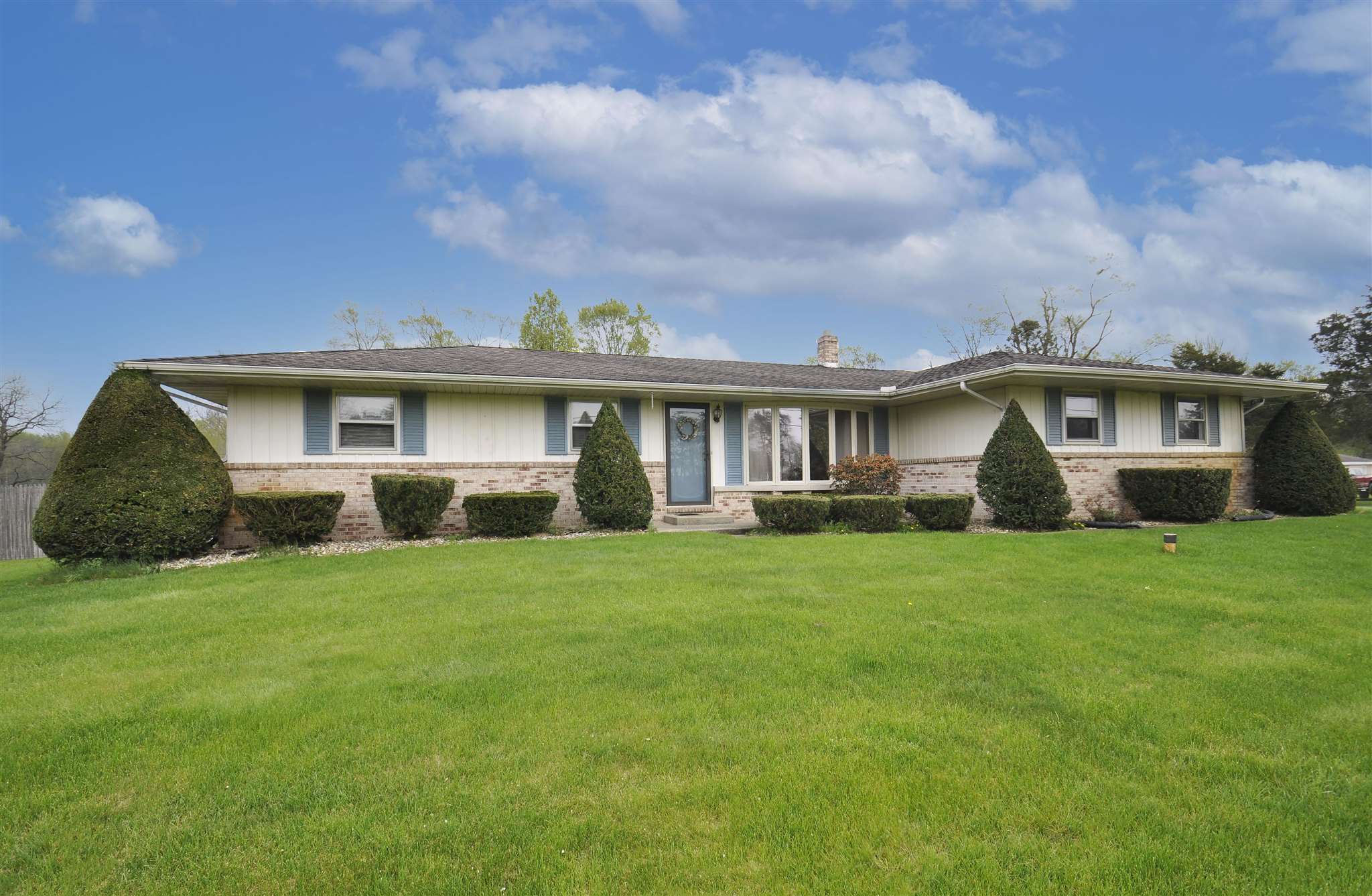 56040 Quince Road South Bend, IN 46619 - Photo 2 of 32 Gallery Image 2
