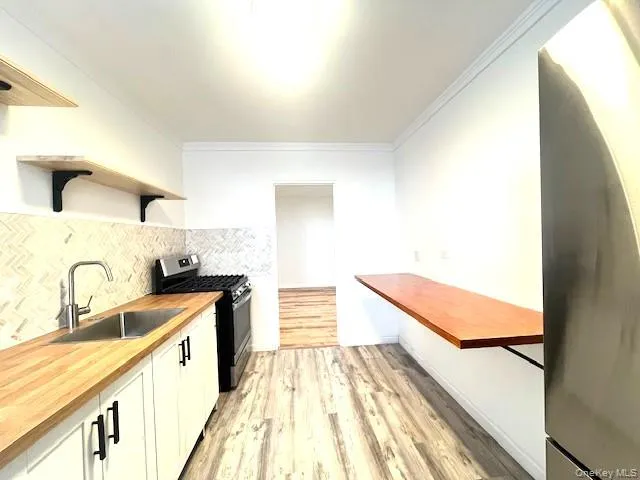 $299,999 | 22-87 Mott Avenue, Unit 6D | Bayswater