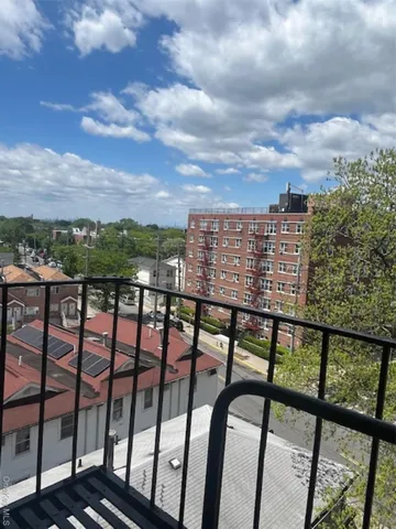 $299,999 | 22-87 Mott Avenue, Unit 6D | Bayswater
