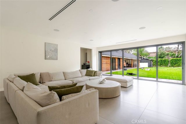 $2,000,000 | 6849 Firmament Avenue, Van Nuys, CA 91406