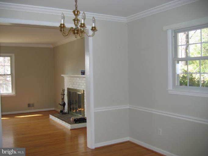 8213 Higham Road Lorton, VA 22079 - Photo 2 of 11 Interior (General)
