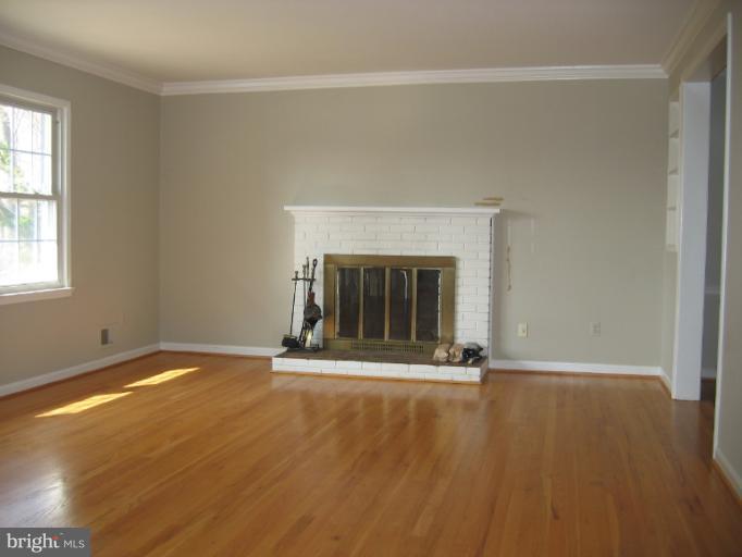 8213 Higham Road Lorton, VA 22079 - Photo 6 of 11 Interior (General)
