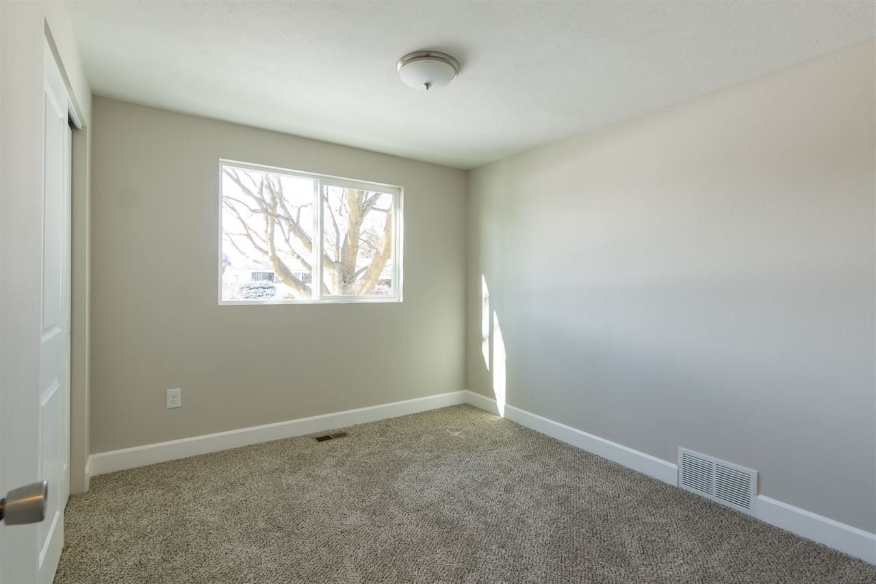 1214 North Bannen Road Spokane Valley, WA 99216 - Photo 11 of 19 Gallery Image 11