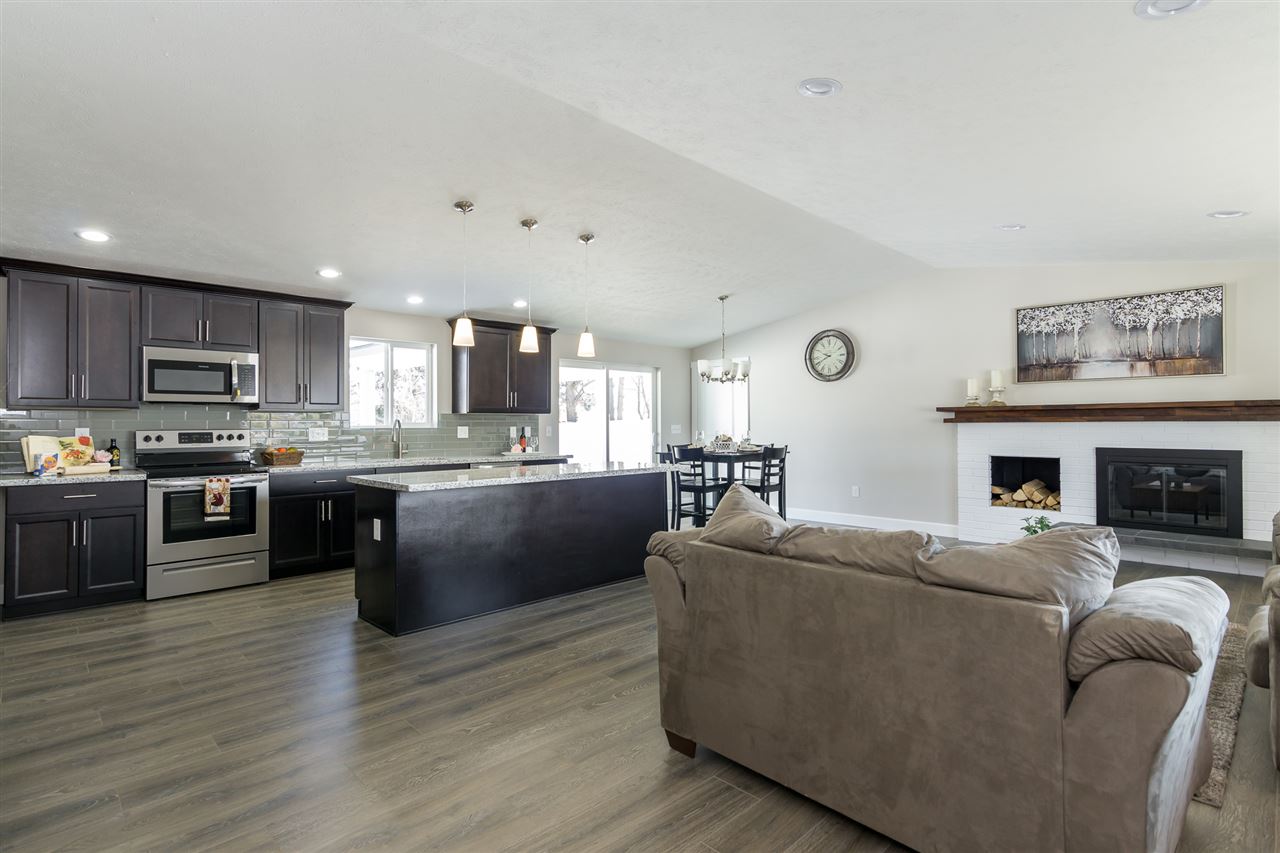 1214 North Bannen Road Spokane Valley, WA 99216 - Photo 3 of 19 Gallery Image 3