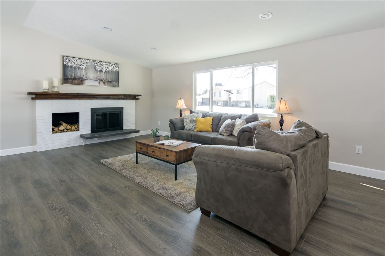 1214 North Bannen Road Spokane Valley, WA 99216 - Photo 4 of 19 Gallery Image 4
