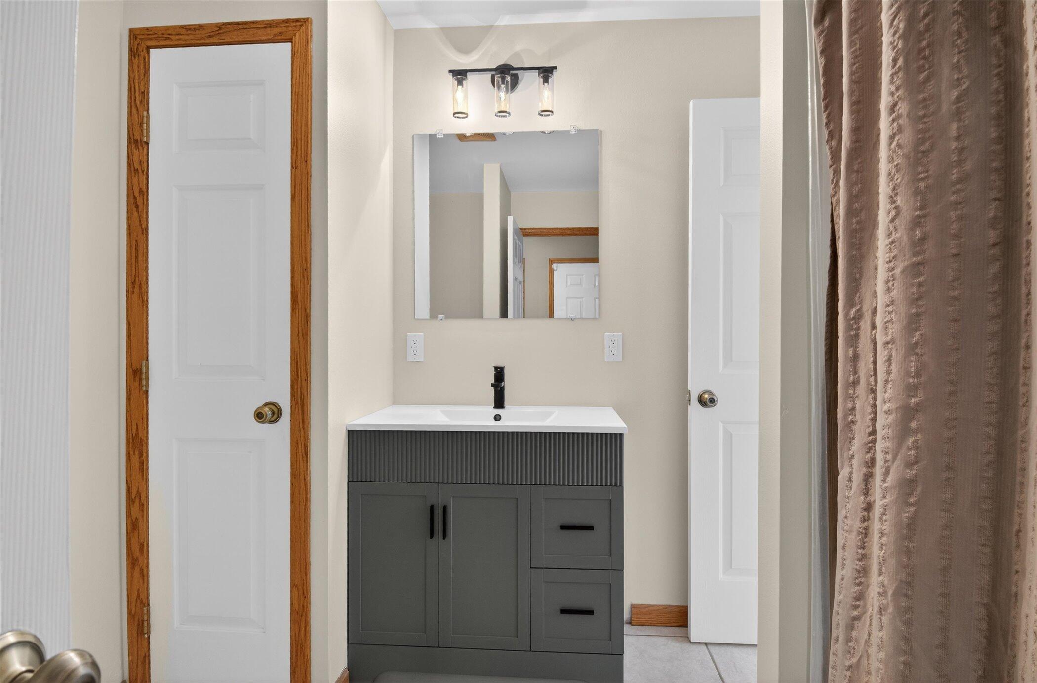 13161 Vischer Road Brooklyn, MI 49230 - Photo 27 of 61 27-13161-Vischer-Rd-Windowstill