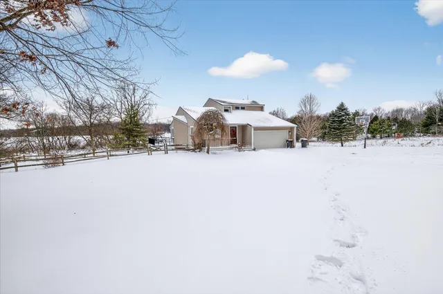 $415,000 | 13161 Vischer Road, Brooklyn, MI 49230