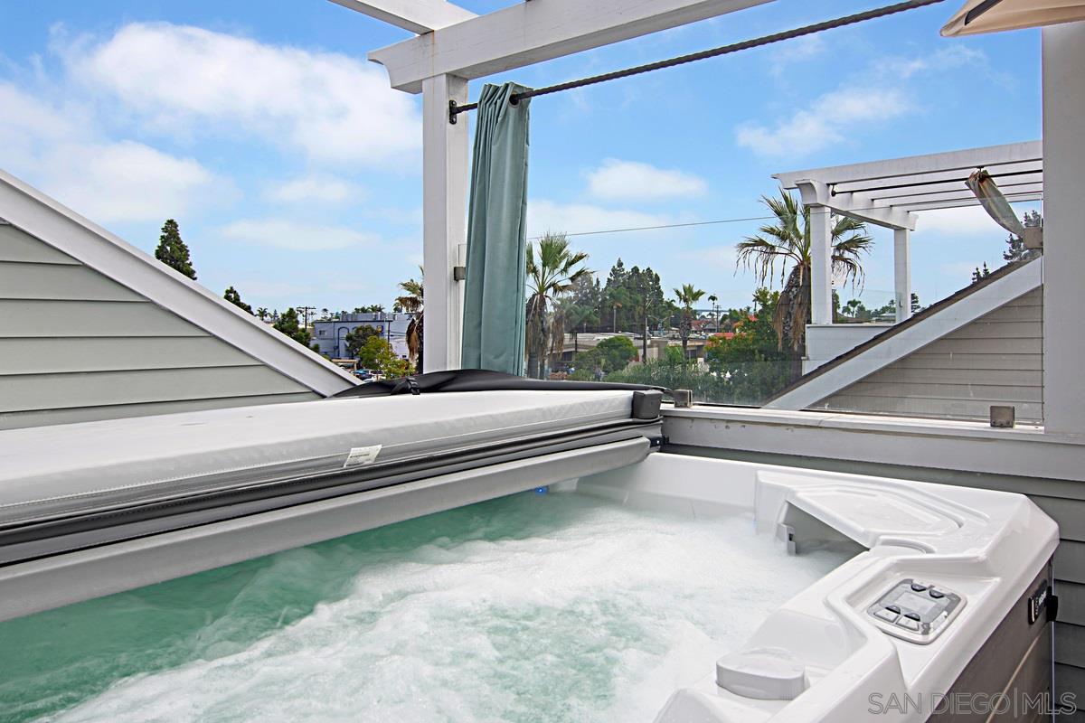 918 D Avenue Coronado, CA 92118 - Photo 37 of 41 a view of balcony with furniture