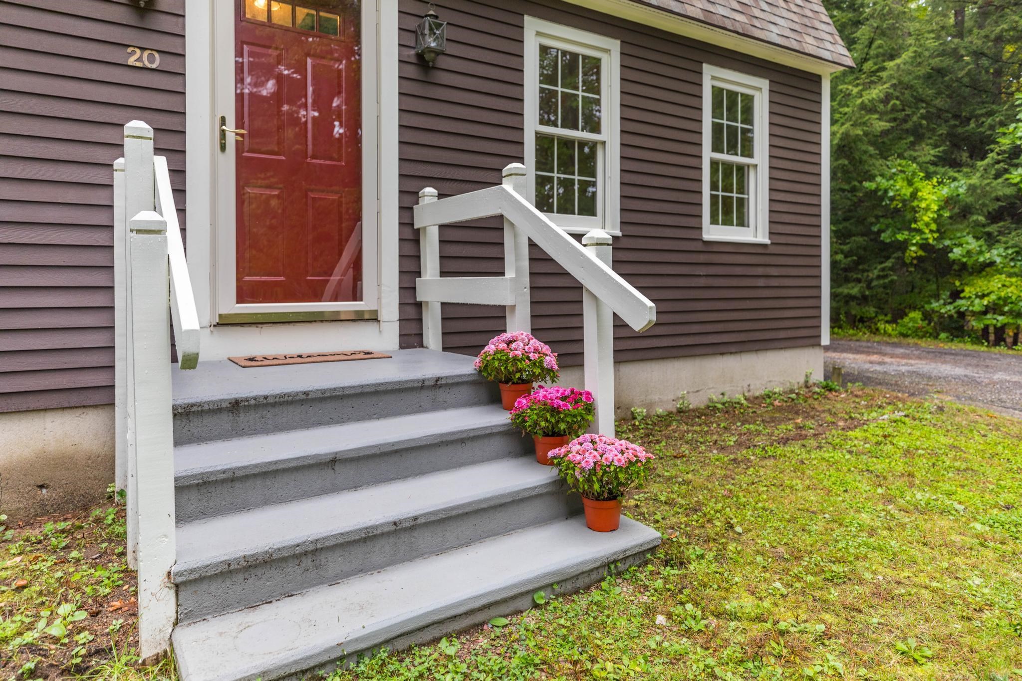 20 Riverbend Road Newmarket, NH 03857 - Photo 3 of 31 Gallery Image 3