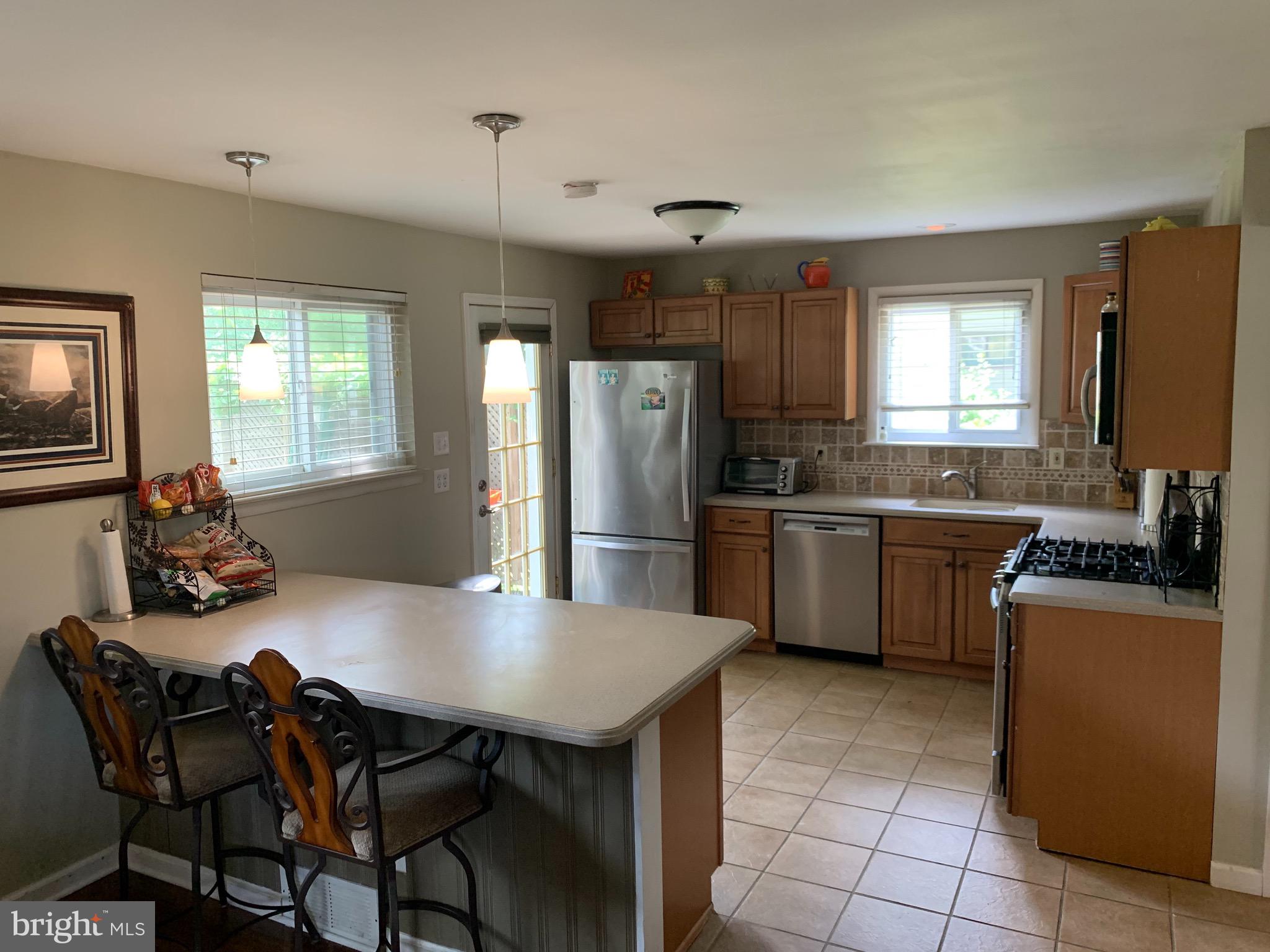124 Lewis Road Havertown, PA 19083 - Photo 5 of 19