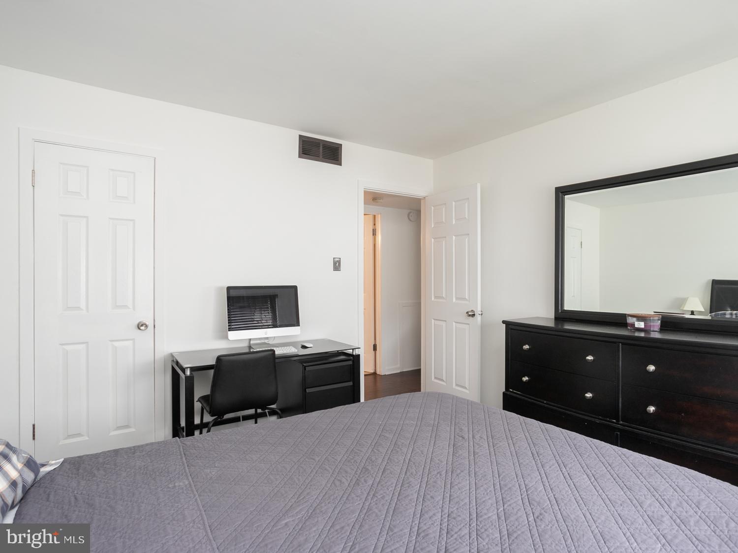 806 Gregorys Way Voorhees, NJ 08043 - Photo 14 of 19