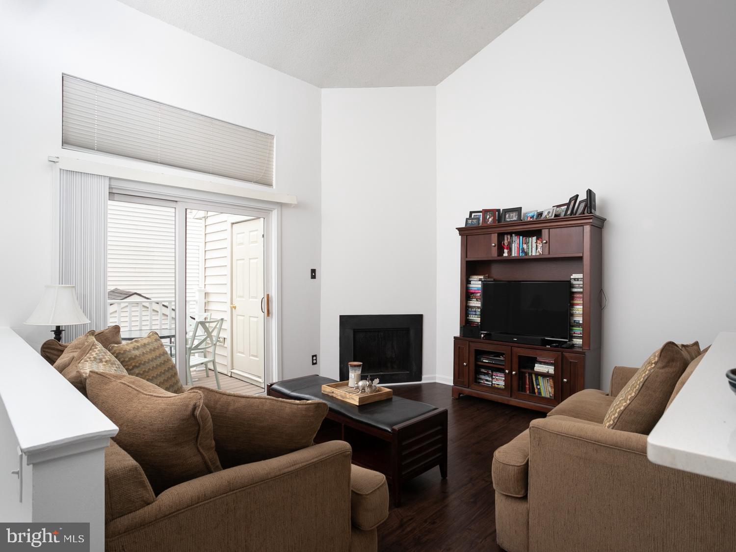 806 Gregorys Way Voorhees, NJ 08043 - Photo 3 of 19