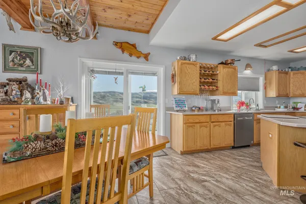 $1,100,000 | 985 Highway 95, Weiser, ID 83672