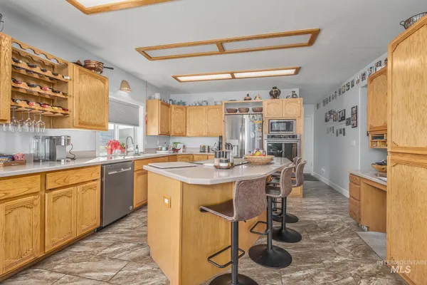 $1,100,000 | 985 Highway 95, Weiser, ID 83672