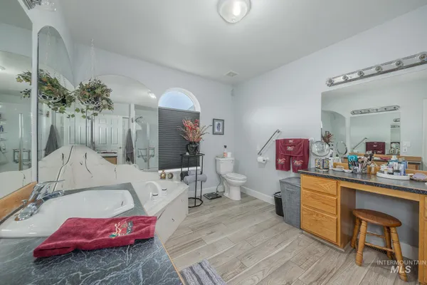 $1,100,000 | 985 Highway 95, Weiser, ID 83672