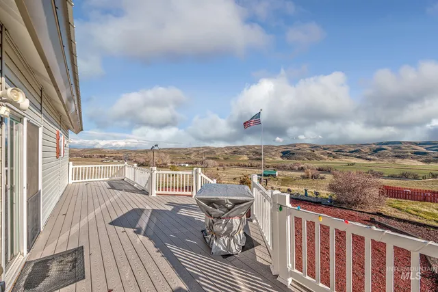 $1,100,000 | 985 Highway 95, Weiser, ID 83672