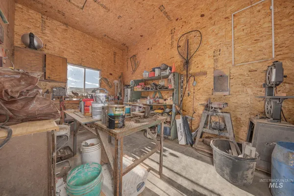 $1,100,000 | 985 Highway 95, Weiser, ID 83672