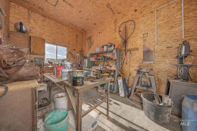 $1,100,000 | 985 Highway 95, Weiser, ID 83672