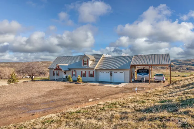 $1,100,000 | 985 Highway 95, Weiser, ID 83672