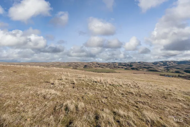 $1,100,000 | 985 Highway 95, Weiser, ID 83672