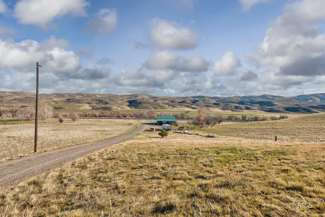 $1,100,000 | 985 Highway 95, Weiser, ID 83672